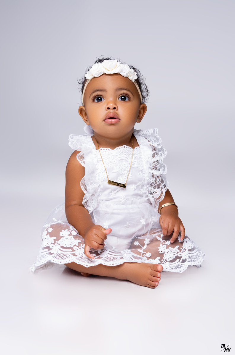 DirtyLenzMG's tweet photo. A little slice of heaven.
__
#dirtylenzmg #dlmgllc #birthday #bday #earthstrong #1stbirthday #firstbirthday #birthdaygirl #cake #whitedress #cute #browardphotographer #miamiphotographer #westpalmphotographer #palmbeachphotographer #floridaphotographer https://t.co/khkfRj54B3