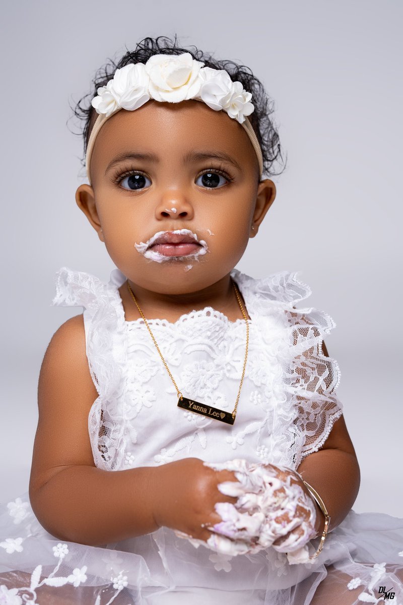 DirtyLenzMG's tweet photo. A little slice of heaven.
__
#dirtylenzmg #dlmgllc #birthday #bday #earthstrong #1stbirthday #firstbirthday #birthdaygirl #cake #whitedress #cute #browardphotographer #miamiphotographer #westpalmphotographer #palmbeachphotographer #floridaphotographer https://t.co/khkfRj54B3
