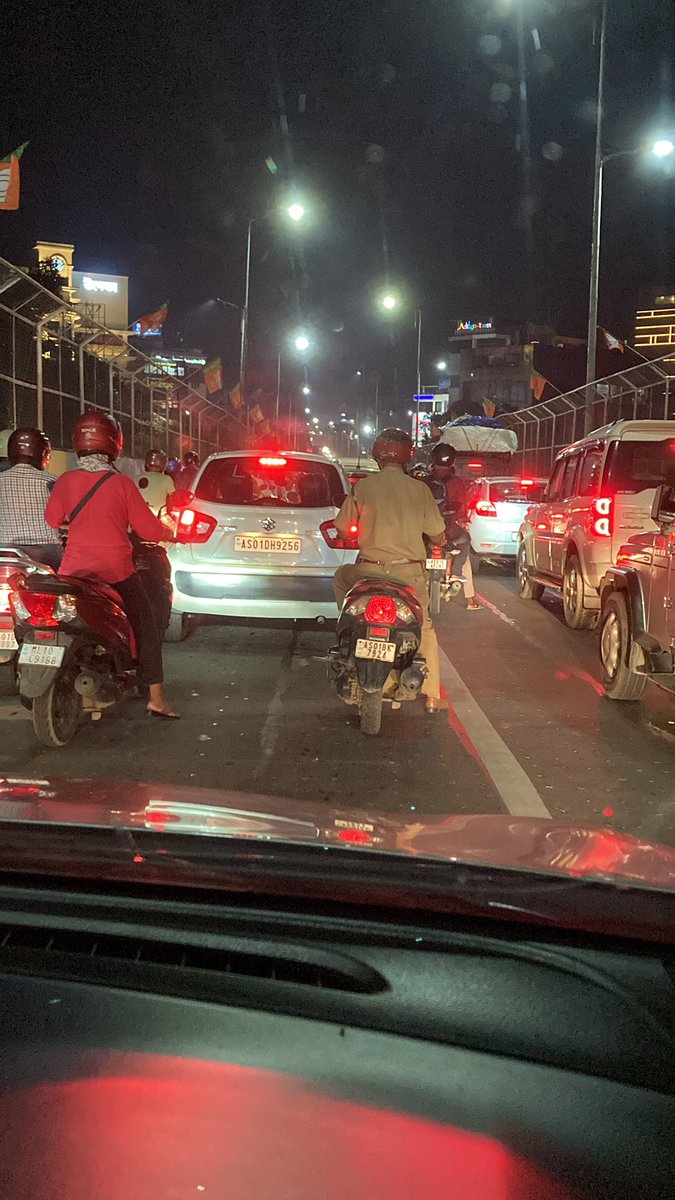 Congestion atop last gate "flyover" extending to Rukmininagar crossing - This crossing needs to be addressed, else it defeats having "flyovers" on either side.
Traffic cops are working hard but more needs to be done at the policy and macro level 
<a href="/GhtyTrafficPol/">Guwahati Traffic Police</a> <a href="/GMDAGuwahati/">Guwahati Metropolitan Development Authority</a>