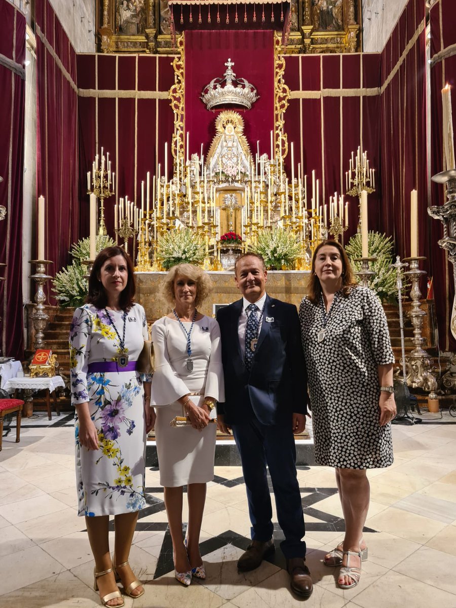 psoecarmona's tweet photo. Participamos en la Misa Solemne con motivo del Día de nuestra Patrona
#FiestasYTradiciones
#FiestasPatronales
#Carmona https://t.co/B9Liij7gqm