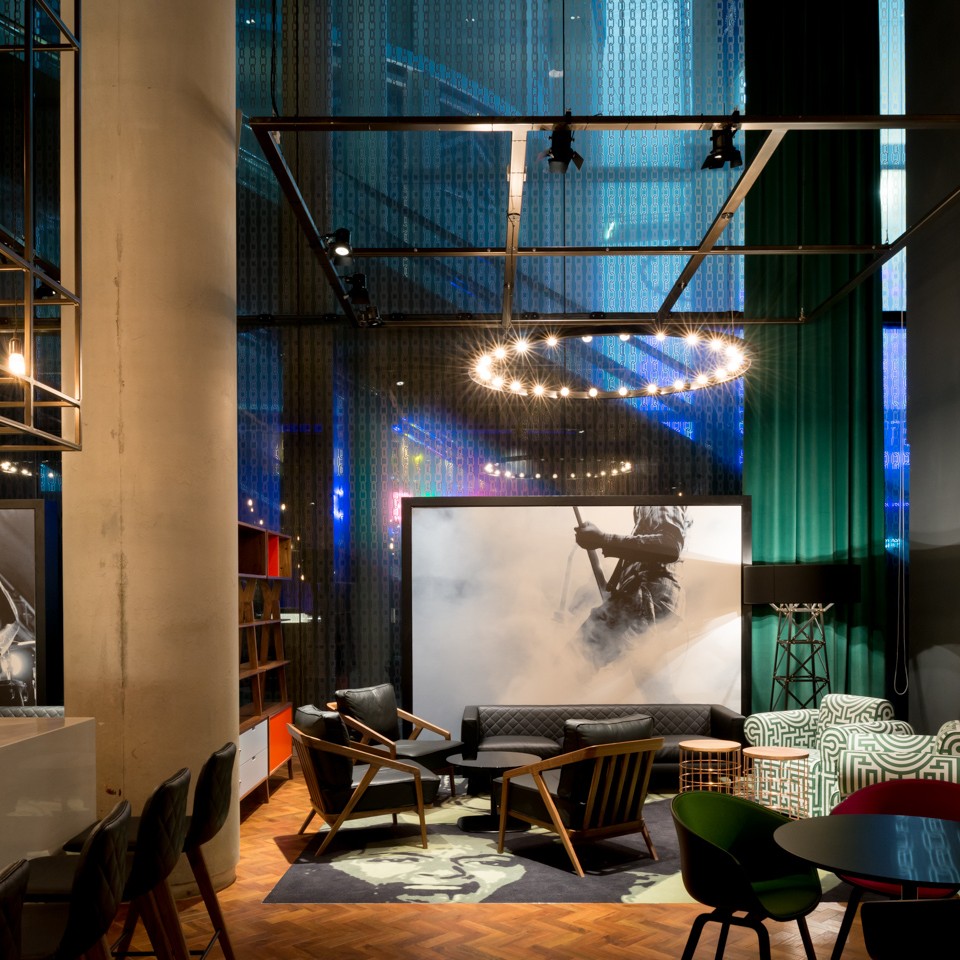 AEG American Express VIP Lounge at TheO2, its fun to work on projects of scale and this one certainly had that.

#bar #VIP #rockstar #interiordesign #hospitality #music