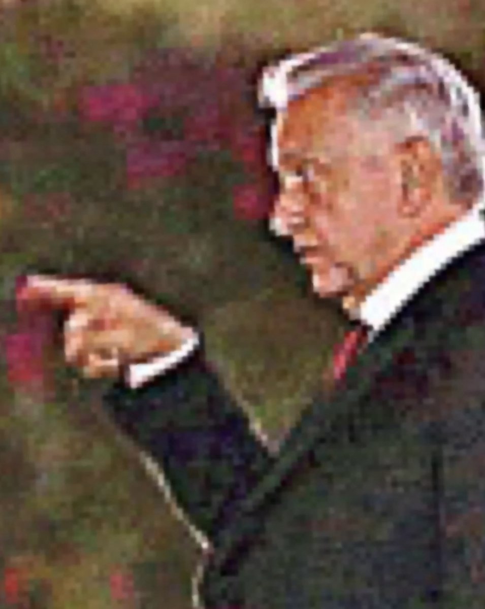 Esto no es otorgar poder, es una advertencia.
#LenguajeSinPalabras 
Foto : <a href="/Reforma/">REFORMA</a>