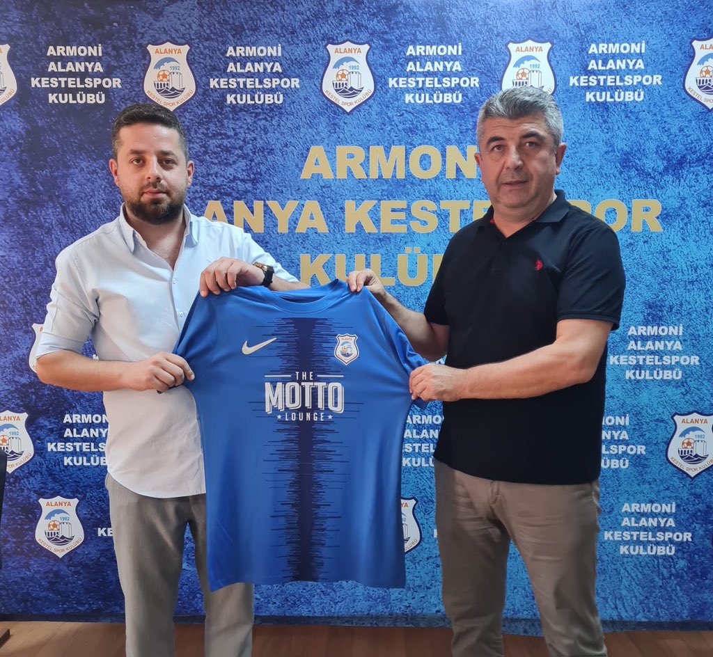 AdemMuratYucel's tweet photo. Armoni Alanya Kestelspor'umuzun isim sponsorluğu ve forma sponsorluğu için düzenlenen imza törenine katıldık.

İş insanı Hakan Sönmez ve Ali Müftah Çubuk'a Alanya Kestelspor'a destekleri için teşekkürlerimi sunuyorum.

Alanya Kestelspor'umuza ba��arılarla dolu bir sezon diliyorum. https://t.co/pK4lK0jNWb