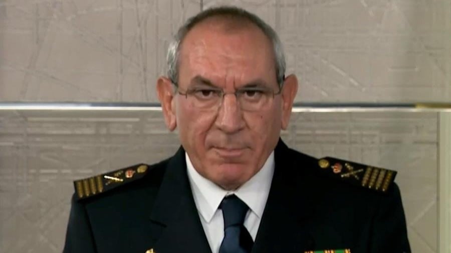 PoliciaSXXI's tweet photo. Al DAO de la @policia, José Ángel González, le ha faltado tiempo para colocar al ex diputado socialista, @felipe_sicilia, sin ninguna experiencia policial operativa ni formación alguna en ciencia criminal, en uno de los puestos más deseados de toda la corporación. https://t.co/C4AULEOgk3