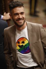 PoliciaSXXI's tweet photo. Al DAO de la @policia, José Ángel González, le ha faltado tiempo para colocar al ex diputado socialista, @felipe_sicilia, sin ninguna experiencia policial operativa ni formación alguna en ciencia criminal, en uno de los puestos más deseados de toda la corporación. https://t.co/C4AULEOgk3