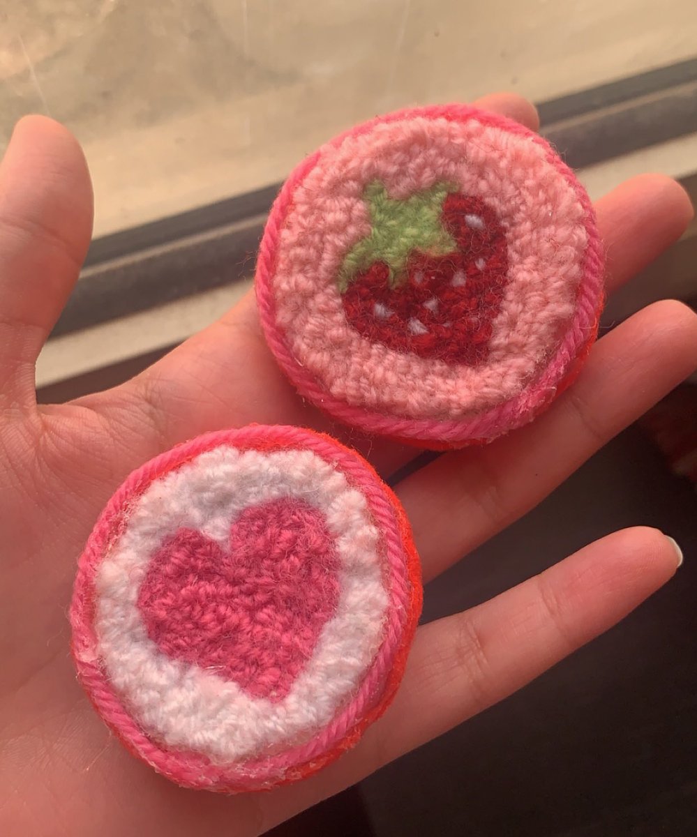 nmnm02020's tweet photo. أول التجارب لي بفن ال punch needle https://t.co/XYhVIOUpuO