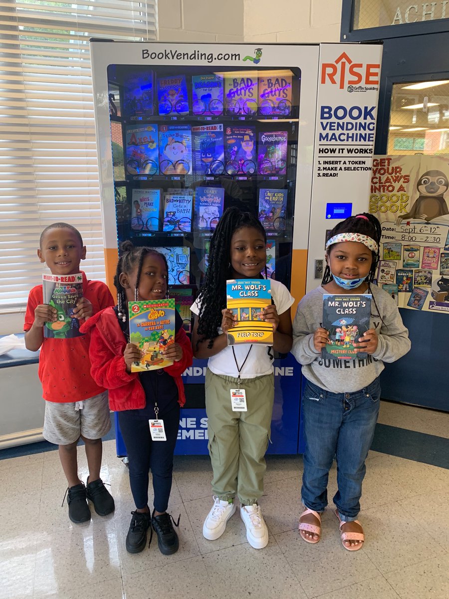 MrsBuffinGSCS's tweet photo. These awesome 1st Grade Scholars received a Golden Ticket for the Book Vending Machine https://t.co/URAfck9P1H