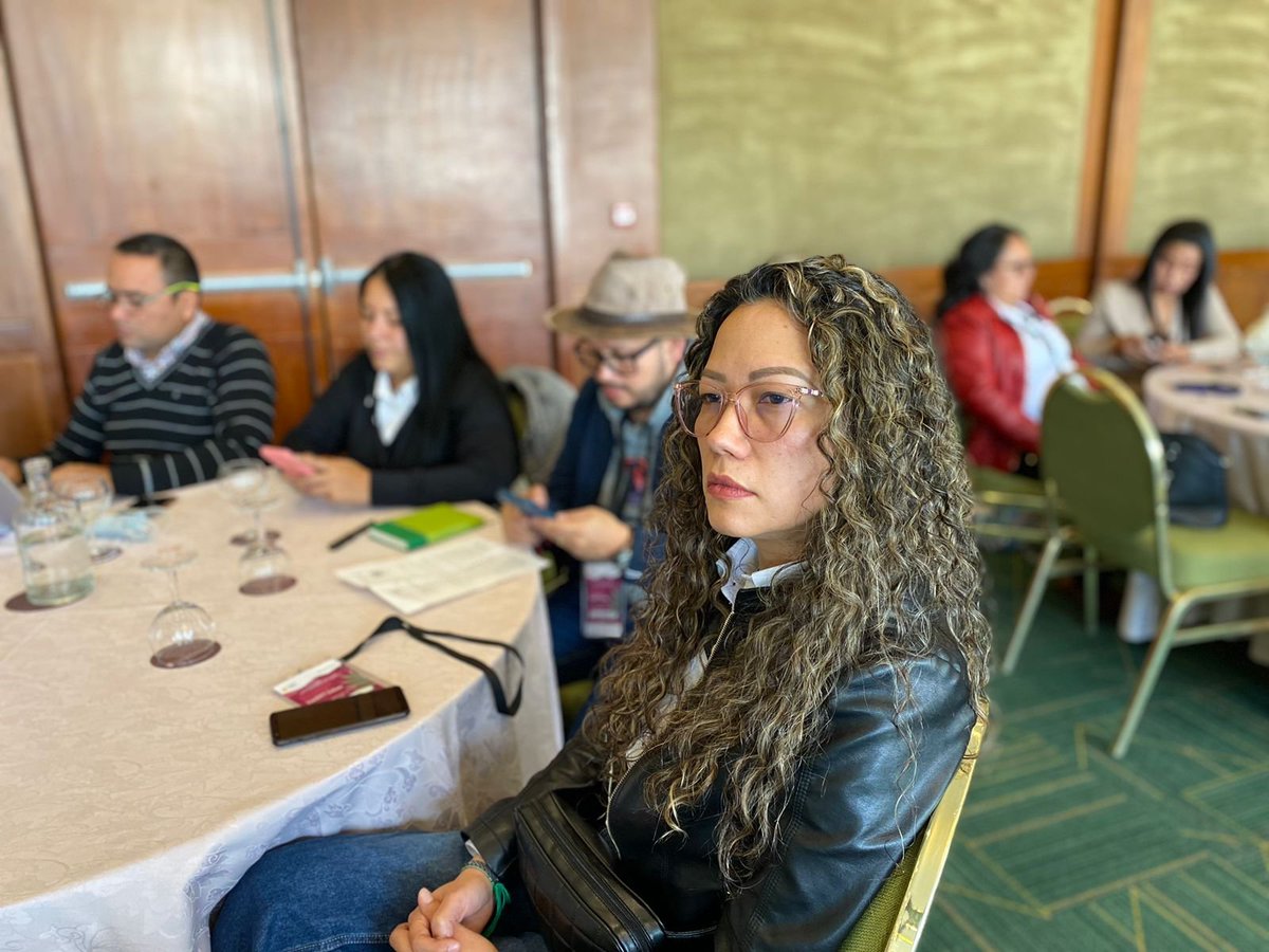 SistemaCuidado's tweet photo. #AEstaHora
Damos apertura al 1er día del Encuentro Nacional por el Futuro de los Cuidados en Colombia, un espacio que busca crear sinergias para la construcción del Sistema Nacional de Cuidado.

Gracias a la alianza con @ONUMujeresCol, @fundacionFESCOL y @CanadaColombia. https://t.co/9h2O8CPCvA