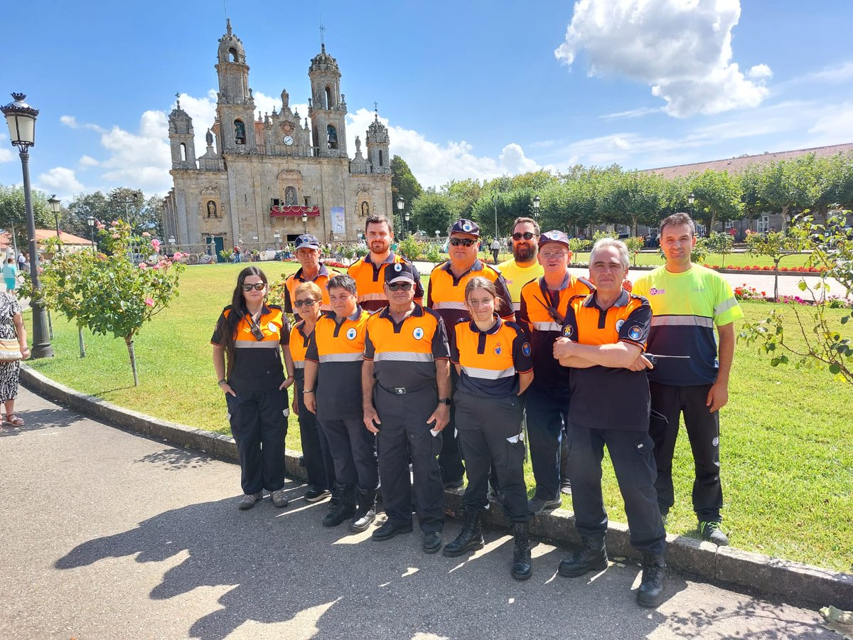 OVoluntariadoOU's tweet photo. ⛪️Operativo Os Milagres 2023.  
Hoxe rematou o operativo desplegado con motivo da celebración, desde o pasado 30 de agosto, da Romería de Nosa Señora dos #Milagres, e na que participaron 16 AVPC da provincia de #Ourense   
Bo traballo compañeir@s.  
💪🧡 https://t.co/zMIZhMcf4Q