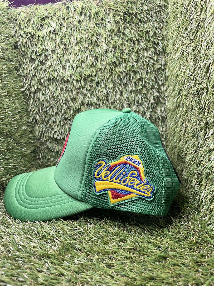 ShAwNbReEz9's tweet photo. 🚨NEW RELEASE🚨.. ““Philadelphia Reza” Trucker Hat 2.0 In Money Green Available Now ‼️…. #LinkinBio https://t.co/PluTi3bYoW https://t.co/3w1KFwemIC