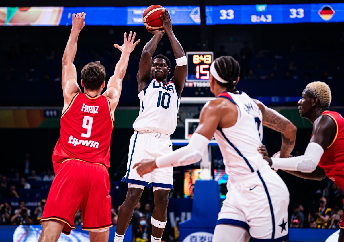 FIBAWC's tweet photo. 37' | 🇺🇸 103-106 🇩🇪

7-0 run, and 🇺🇸 is back within a bucket.

#FIBAWC x #WinForAll https://t.co/hBSVX4FII1