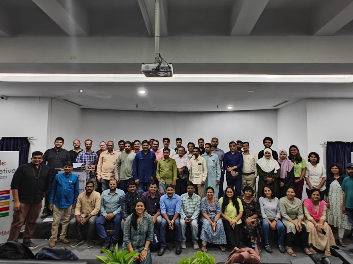 Vinod_gvvk's tweet photo. Had an amazing day at #PollCheck2023 Conducted by #GoogleNewsInitiative and #dataleads. Very happy to meet fellow Google News initiative trainers and our Journalist and fact-check community.@SyedNazakat @GoogleNewsInit @data_LEADS https://t.co/2Wc2TWKn48