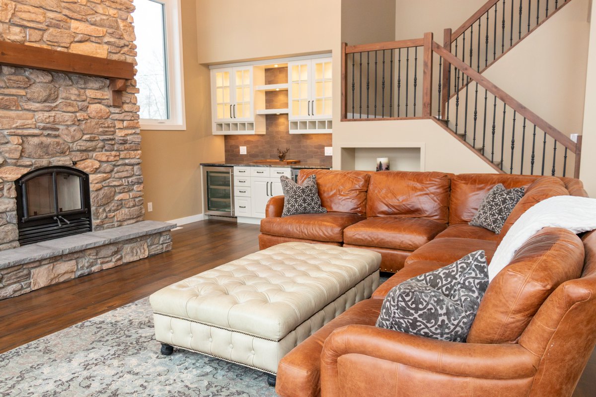 CharacterLtd's tweet image. Your vision is our passion. Home is not just a place, its a reflection of your unique personality. At #CharacterHomes we turn your vision into reality. #HomeBuilder #CustomHomes  Designed by XYZ Design Inc., Interior work Braden Interiors, Flooring Flatlanders Flooring