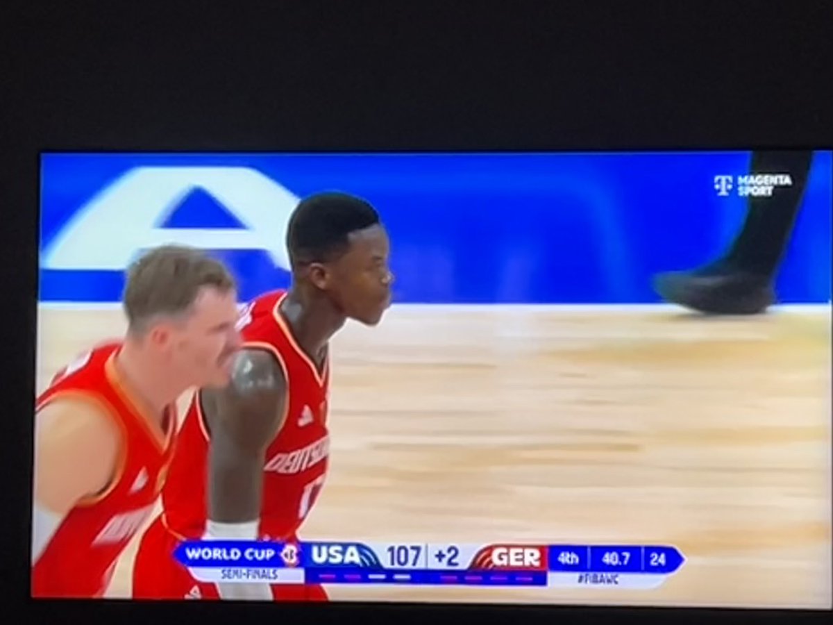 nik_merz's tweet image. Historisch. Deutschland im Finale! #USAGER #DBBTeam @DBB_Basketball #BasketballWM