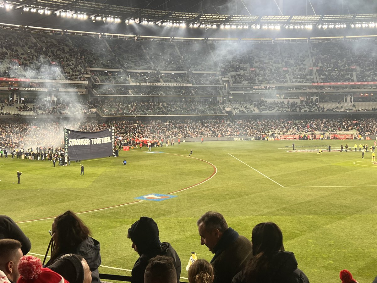 BElhelou's tweet photo. @ash_gallagher You took me to my first game 20 years ago. Have loved going ever since. ❤️ https://t.co/gtA9hBoAAd