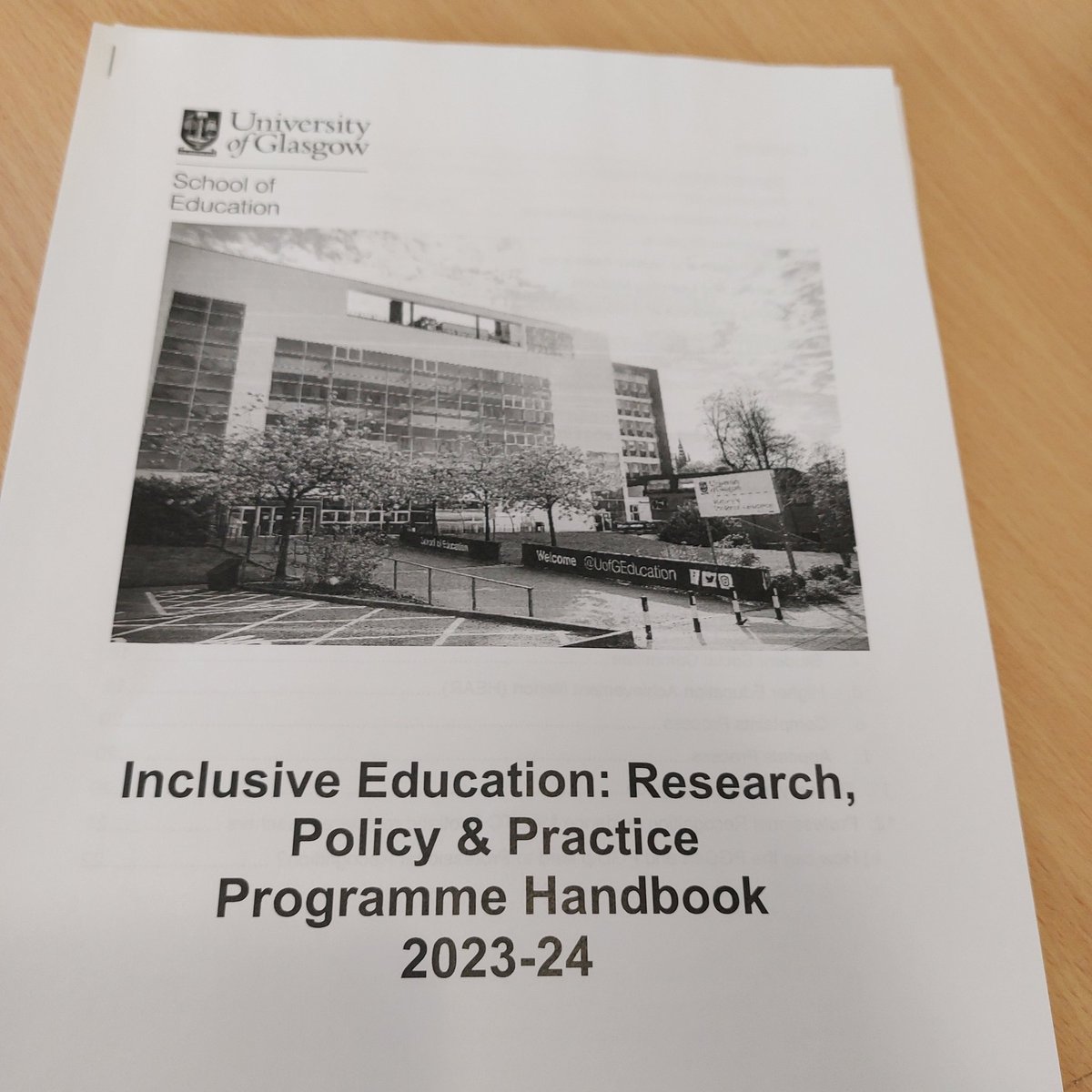 I must really love dressing up in robes  to take on Uni again! Looking forward to getting started <a href="/UofGlasgow/">University of Glasgow</a>  #alwayslearning