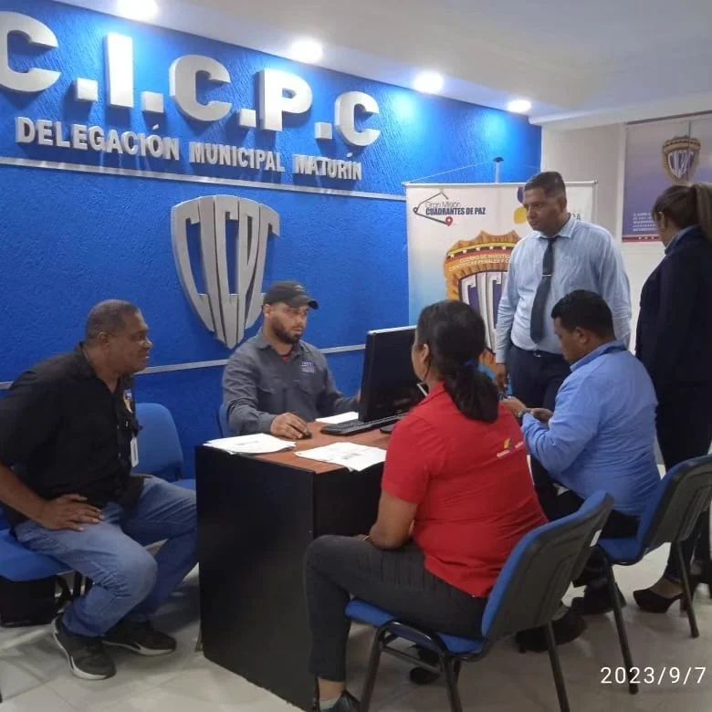 La Gerencia de la Delegación Estadal Monagas integrada por el C/G Cruz Vásquez y C/G Pedro Velasco, en coordinación con el Director del Instituto Nacional de Transporte Terrestre (INTT), realizaron jornada de Licencias de Conducir en beneficio de los funcionarios.
