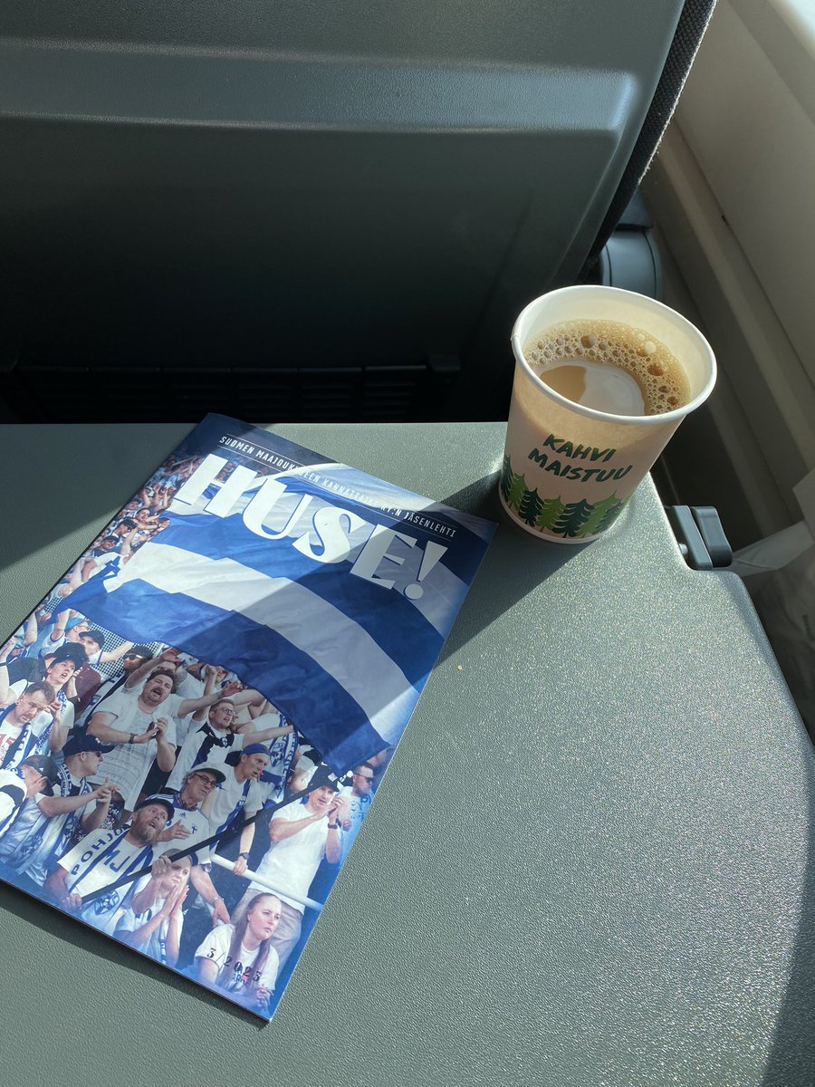 mlietjarvi's tweet photo. Syksyn ootetuin viikonloppu alko nyt🍺

Matkalukemisena pelkkää parasta.

#Huuhkajat #SMJK https://t.co/jqZSx0pLwJ
