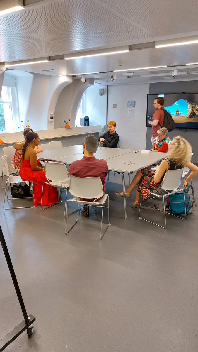 ROGAstronomers's tweet photo. Presenter Surgery time! Lots of great conversations about how to be better, more exclusive presenters. #PresenterNet23 https://t.co/Ib4rTie2xg