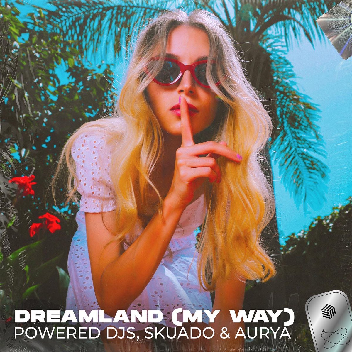 My new collabs with @powereddjs and @skuado is OUT NOW on @futurehousecloud 🎶 Check it out 🔥 #dreamland #newmusic #slaphouse #housemusic #edm #newmusicfriday #futurehouse #carmusic
