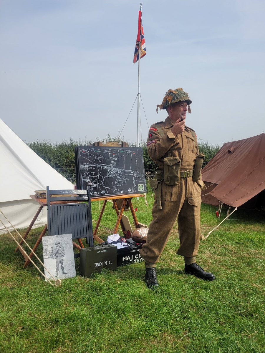 Amazing day so far. Its good being married to a war nerd ❤️ Now to do a bit of art where its cool while he goes to some more talks. #WHWF #artist #WW2 #glamping #sunshine