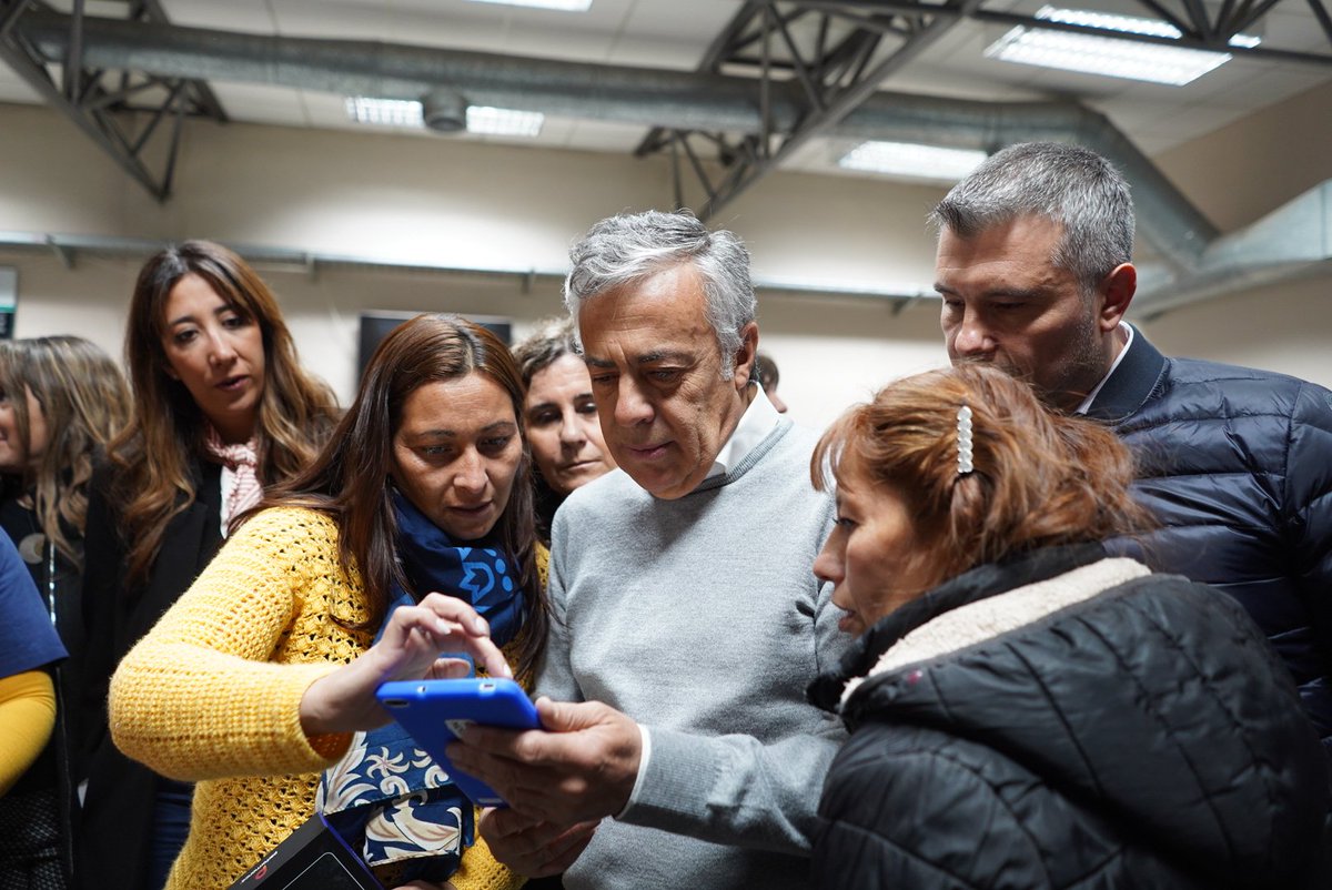 alfredocornejo's tweet photo. La Ronda Sanitaria es una herramienta de la atención primaria de salud, que consiste en visitas periódicas a cada una de las familias, para controles de salud esenciales. Hasta el momento los registros de esos seguimientos se realizaban en formato papel y hoy pasan a digital. https://t.co/aBBeXOcSTM