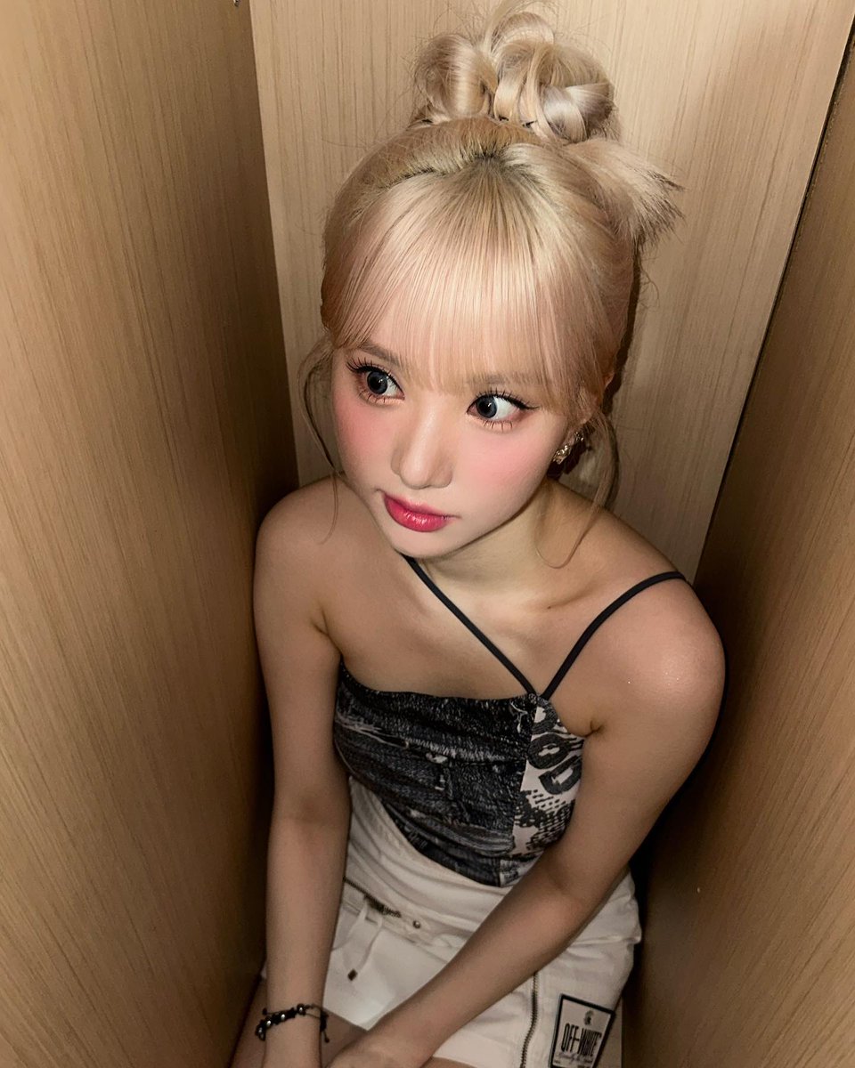 은하님.진짜 인형이세요??????????!?!??!?!!?!??@@@?@?@?!?!??!?!?!?