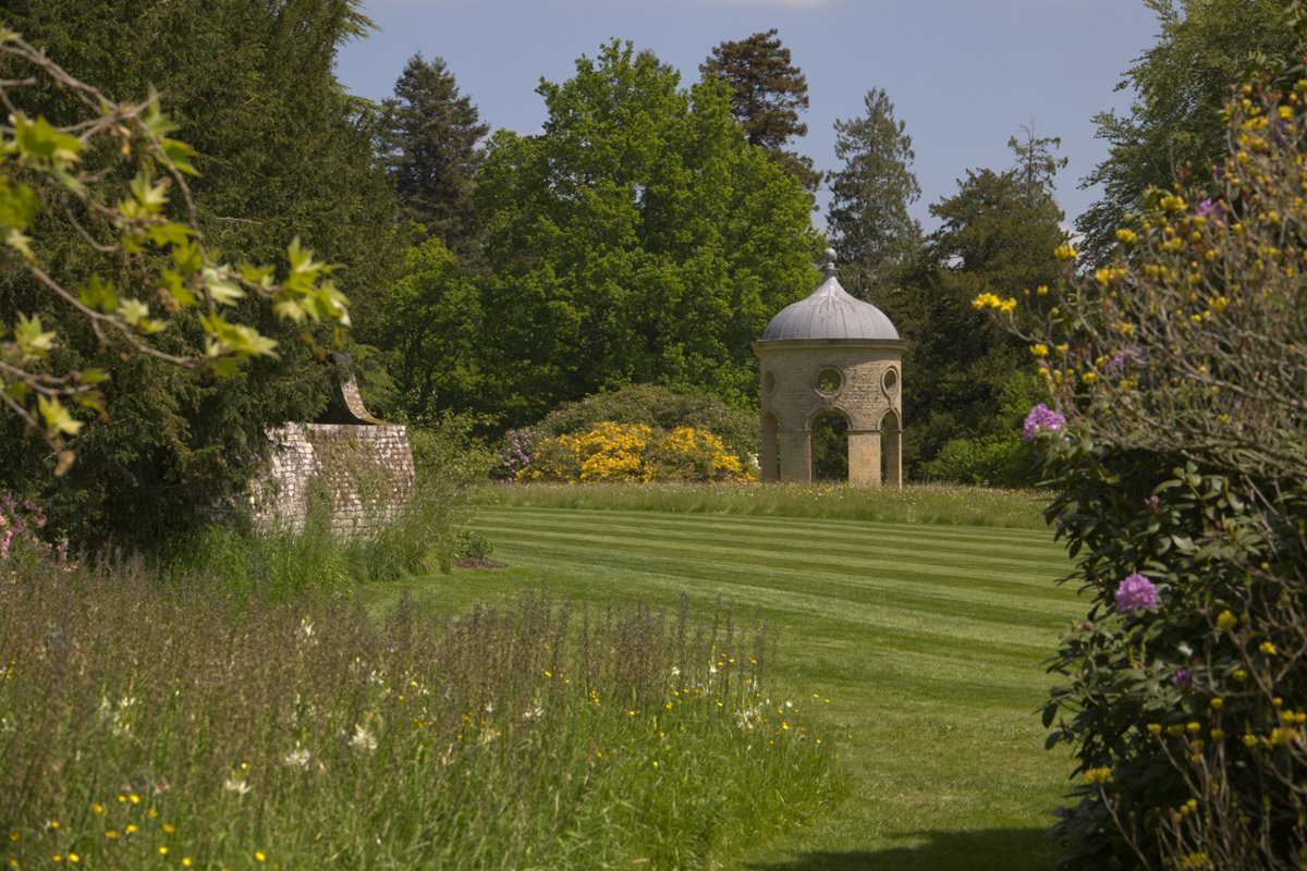 Woolbeding Gardens tweet media