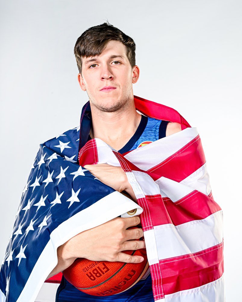 LakeShowYo's tweet photo. Austin Reaves today

🇺🇸 21 PTS 
🇺🇸 7-10 FG
🇺🇸 3-5 3PT
🇺🇸 4-4 FT

“Ask not what your country can do for you… ask what you can do for your country” https://t.co/iJi1Biih00