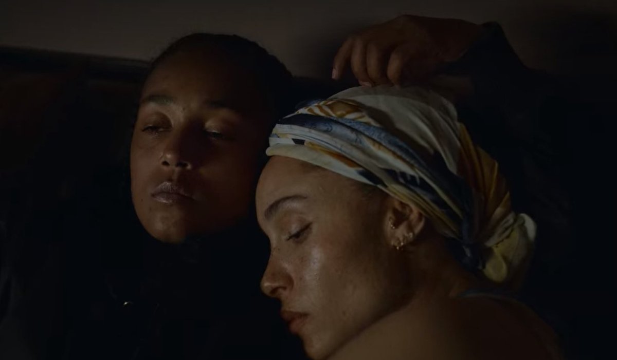 waydeneggbert's tweet photo. @8i574 I think it's Becks (Jaq's girlfriend) who did it, check her scene with Jaq before at~45mins, she's wearing the same headscarf as the killer and wore Jaq's jacket to do it. https://t.co/Jvw7WVcP1c