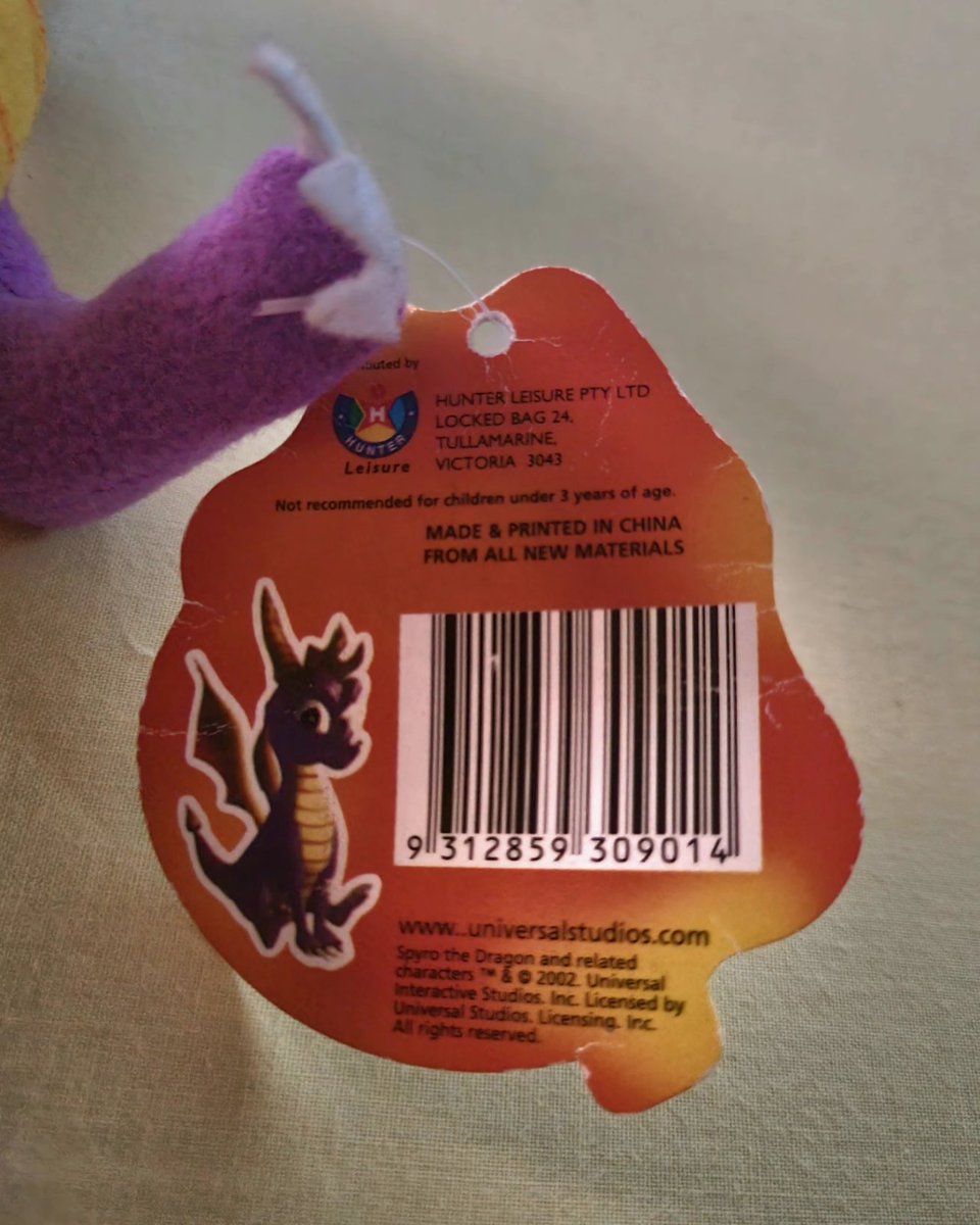 SpyroMuseum's tweet photo. Collection Exhibit #1

Spyro the Dragon, Hunter Leisure Plush

Released : 2001

Rarity : 💎

Condition : ⭐⭐⭐⭐⭐

#spyro
#spyrothedragon
#spyroreignitedtrilogy
#spyrocollection
#spyrocollector
#spyrocollectables 
#spyrocollectibles https://t.co/WS7BTTWtQN