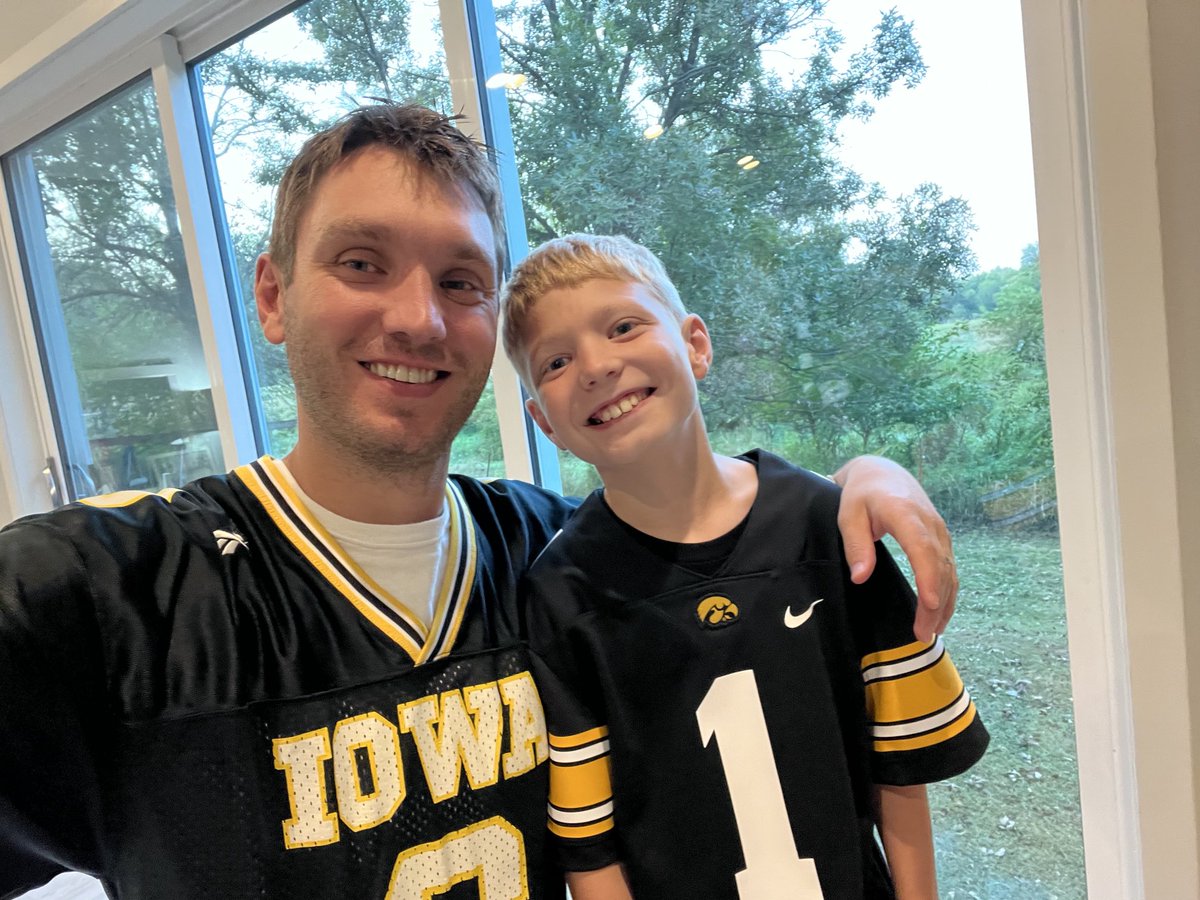 Stephen Tjaden (@stephentjaden) on Twitter photo Rush and I made sure to get dressed up for CyHawk Day at <a href="/SiouxCentralCSD/">Sioux Central CSD</a>. Had to bust out the Tim Dwight jersey my dad bought me in ‘97. It still fits so he obviously had no idea what size of jersey to buy at the time 😂 Rush and I made sure to get dressed up for CyHawk Day at <a href="/SiouxCentralCSD/">Sioux Central CSD</a>. Had to bust out the Tim Dwight jersey my dad bought me in ‘97. It still fits so he obviously had no idea what size of jersey to buy at the time 😂