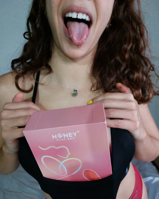 ENCANTADA de ser embajadora de @honeyplaybox 🐝 https://t.co/NP55BI4uXA<a class="tags" target="_blank" title="On Twitter" href="/?out=eyJ0eXAiOiJKV1QiLCJhbGciOiJIUzUxMiJ9.eyJpYXQiOjE3MjE2NTIxMTgsImlzcyI6InR3cG9ybnN0YXJzLmNvbSIsIm5iZiI6MTcyMTY1MjExOCwiZXhwIjoxNzUzMTg4MTE4LCJyZWRpcmVjdF91cmwiOiJodHRwczovL3R3aXR0ZXIuY29tL2hvbmV5cGxheWJveCJ9.iUbflS8jmdMyKdF795OpUO427vuOKXl2hexp-DX10H8Bk9FuycKIVZ9XHAXzWpOlb9PUTh5k7YyJ2-Zl43HbSQ">@honeyplaybox</a><a href="/tag/xhamster"class="tags"><span>#xhamster</span></a>