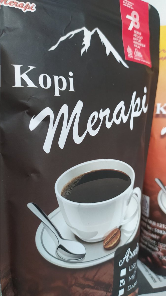 Retnope3's tweet image. Lokal, merakyat namun tetap nikmat ❤️

#kopi #kopimerapi #kopilokal