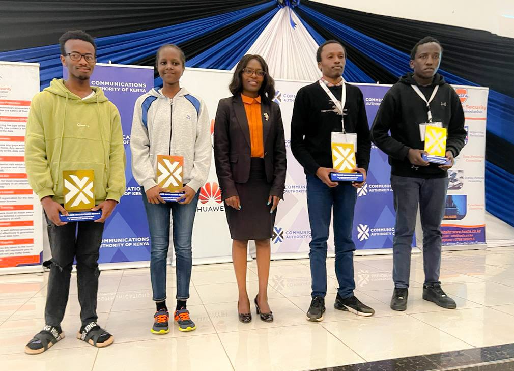 KeCIRT's tweet photo. Presenting the brilliant minds behind the winning solutions at the #CACyberHackathon #NyeriEdition 2023. Congratulations ๐๐
@CA_Kenya @HuaweiKenya @kcsfa
Winners๐ฅ
#TeamGhostSec https://t.co/J1jTU01Wzp