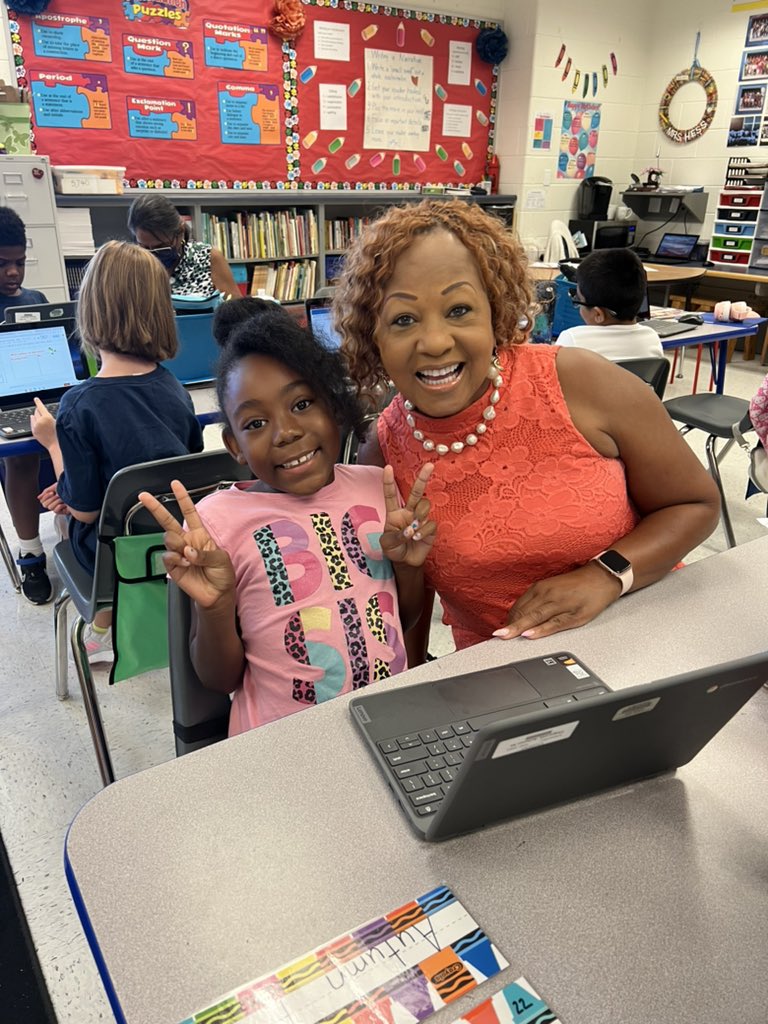 HessThirdGrade's tweet photo. We had some special visitors today for Grandparents Day! @RLCPrincipal https://t.co/wbaul0Qivv