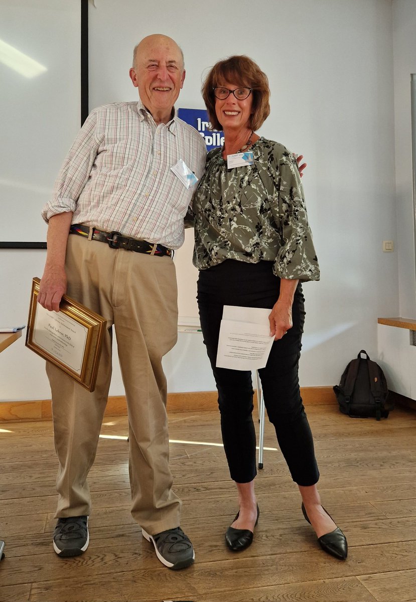 Paul Lehrer has received the ISARP Lifetime Achievement from our president, Kim Arcoleo 🥳