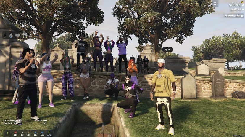 Happy Friday!!! We decided to go visit our old pal drako👀

Real WRLD RP is where it’s at, come join us if your looking for a RP server! 

#Gta #fivem #rp #GTARP #RPServer #RealWRLD