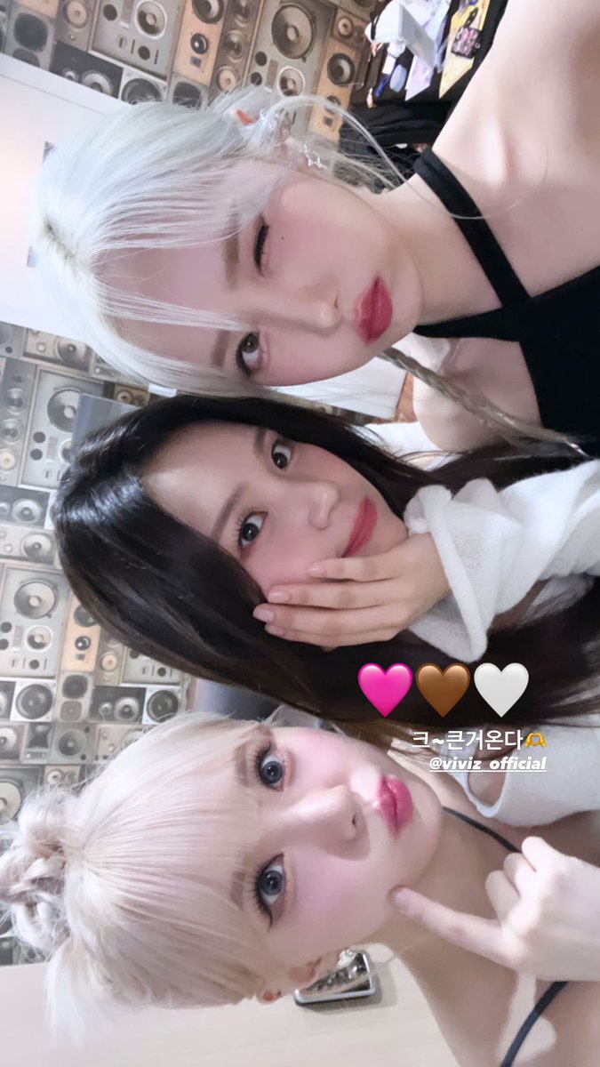 GFS_backup's tweet photo. [PIC] 230908 - VIVIZ hairstylist Hyena (hyena_bana) ig story

👩🏻🩷🤎🤍
Something big is coming🫶

#GFRIEND #VIVIZ @VIVIZ_official https://t.co/JwBepuyjJ5