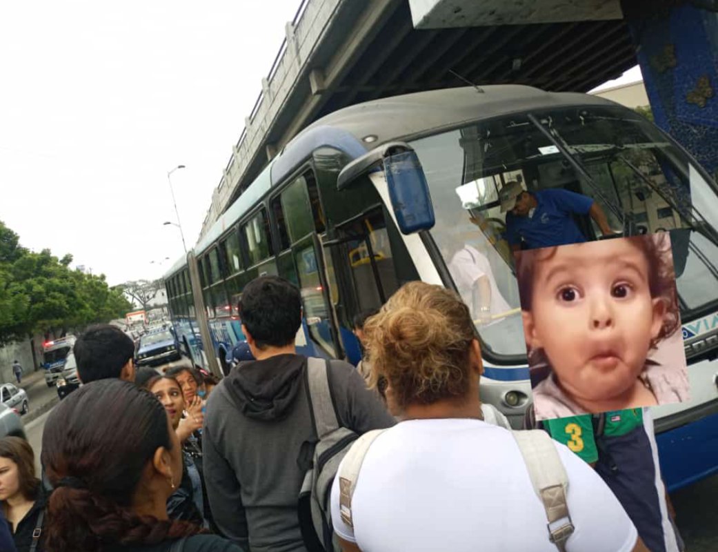 Que dice la #metrovia <a href="/metroviagye/">Sistema Metrovía</a>  que ingreses al video en <a href="/havolinedeport/">Havoline Deportivo</a> y me des un like, un comentario o un reposteo, para participar por el carro... que por culpa de ella llegó tarde a mi trabajo 🙈