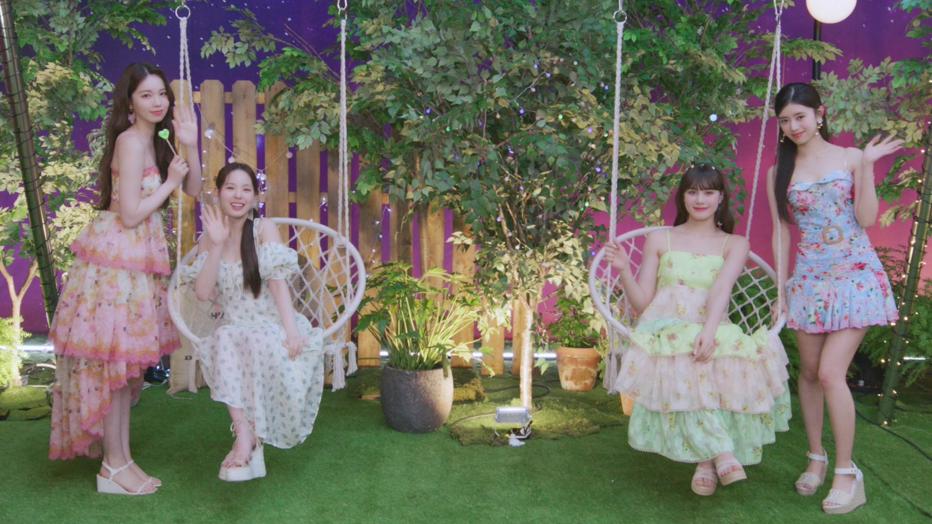 NiziU Live with U 2023 AYAKA うちわu0026カバー NiziU - NiziU Live with U 2023 \u201cCOCO! nut Fes.\u201d Stadium Special