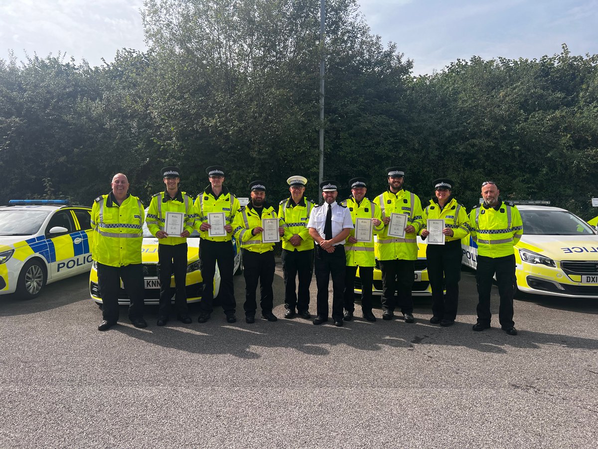 CheshPolSC's tweet image. A massive congrats to SCI Rodgers, SC Brodie, SSgt Fendt, SSgt Marshall and two regular colleagues (PCs Barry &amp;amp; Roberts) on passing their response driving course! 👏🏼

That’s 6 additional officers to respond to 999 calls, 4 of which are volunteers! 🚔

Thanks driving school 💪🏼