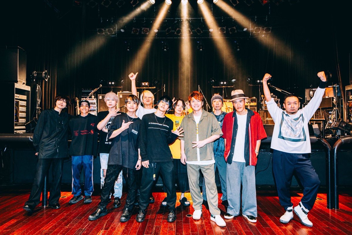 TAKE_FLOW's tweet image. どーも　ツアー初日良い写真だね📸

...俺がいないや無いかーい💢

リハ後に「一蘭」食べに行っちゃってすいませんでした🙇‍♂️🍜

ツアー行ってらっしゃい✨

#Lennycodefiction
#リアクションザブッタ
#FLOW