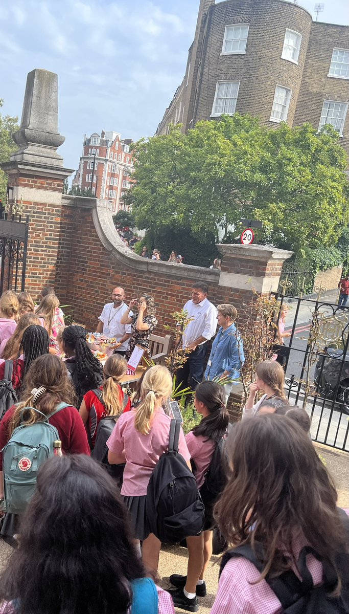 Ice lollies for all at the end of today here <a href="/FHSRegentsPark/">Francis Holland Regent’s Park</a> to round off a wonderful first week back! Well done everyone &amp; thank you <a href="/AccentCatering/">Accent Catering</a> for making this possible.  ☀️🌞 ☀️