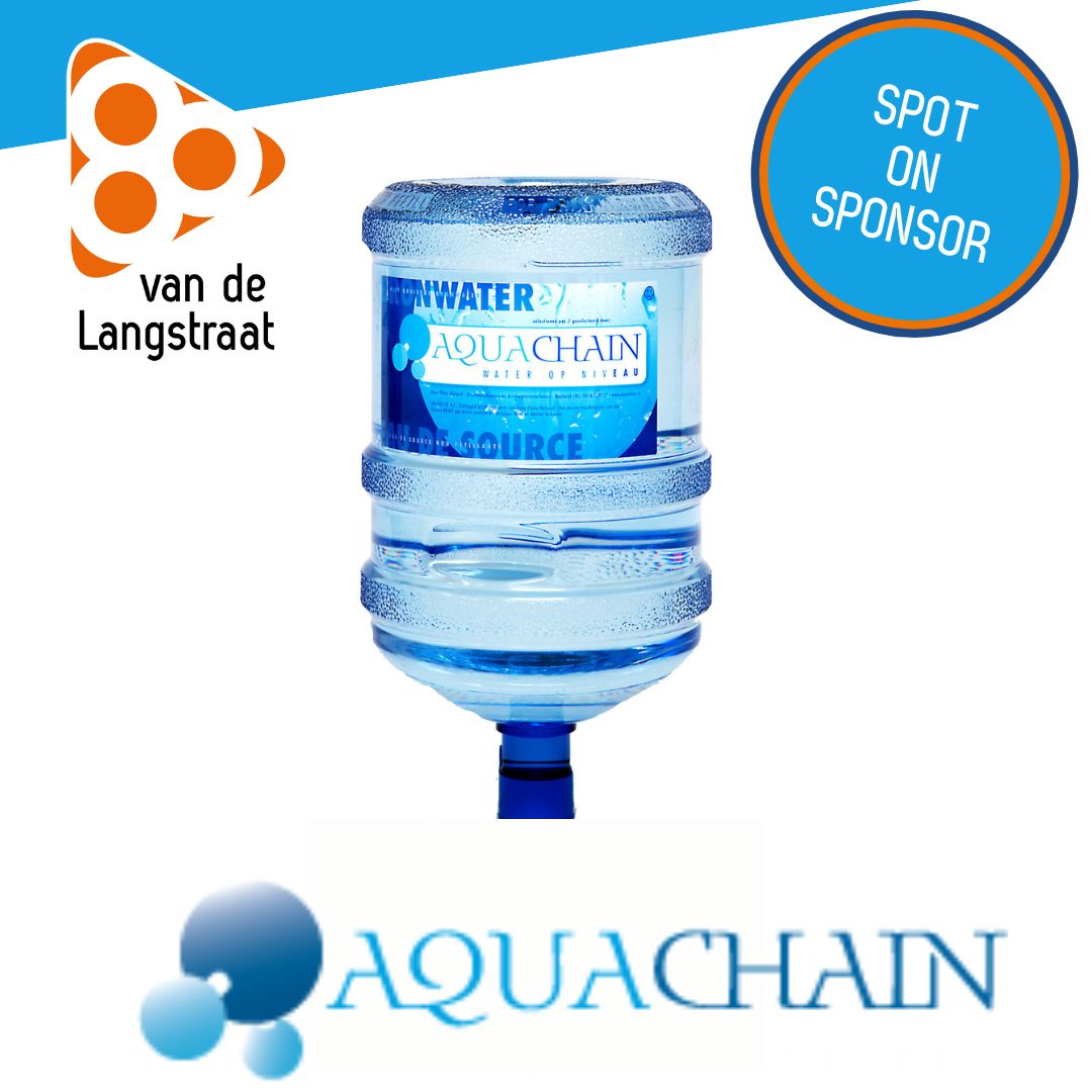 80Langstraat's tweet photo. 𝗦𝘁𝗮𝘆 𝗙𝗿𝗲𝘀𝗵 𝗺𝗲��� 𝗔𝗾𝘂𝗮 𝗖𝗵𝗮𝗶𝗻! Gelukkig ziet ook onze sponsor Aqua Chain de noodzaak en heeft zich zeer behupzaam en flexibel opgesteld door de hoeveelheid water die zij ter beschikking hebben gesteld voor onze lopers, 𝙩𝙚 𝙫𝙚𝙧𝙙𝙪𝙗𝙗𝙚𝙡𝙚𝙣. https://t.co/NmFykVU8W4