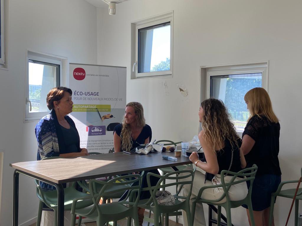VBedague's tweet image. Sur le terrain à @lillefrance avec les équipes opérationnelles de @nexity et les fonctions comptables et financières. Je sens l’énergie du combat plus présente que jamais, avec des collaborateurs sur le pont, très ancrés dans le réel.