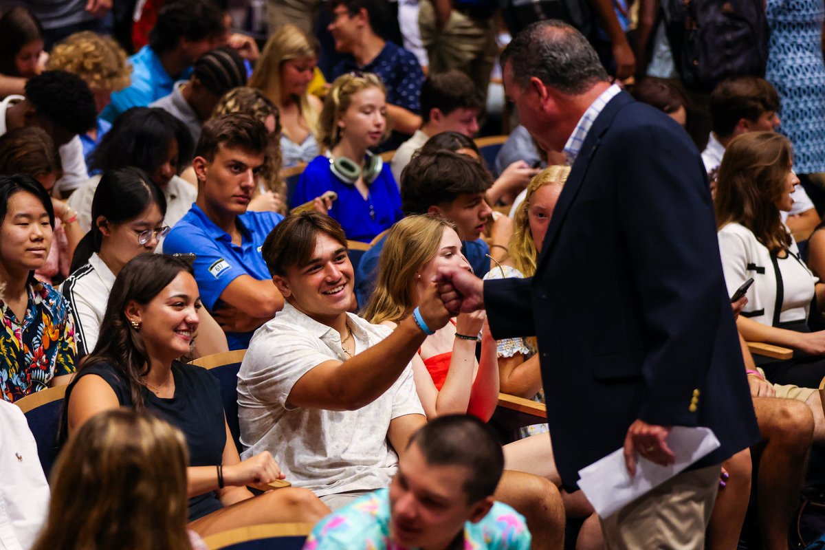 cburyNews's tweet photo. First week of classes in the books! π It's amazing being back at it on our hilltop. Have a great year, Saints! π Make it legendary! π π― #CburySaints #BestSmallBoardingSchool #FirstWeekofClass https://t.co/mtrSXzVvJn