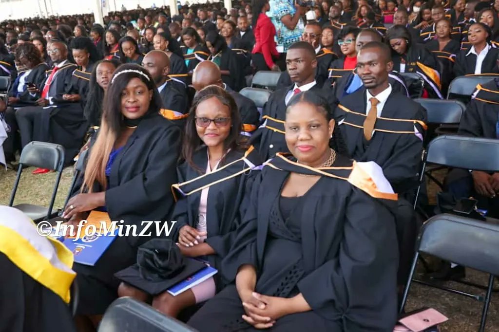 StarfmZimbabwe's tweet photo. University of Zimbabwe Graduation presided over by the Chancellor, President Mnangagwa.

#graduation
#StarFM https://t.co/FMsVuhQvZw