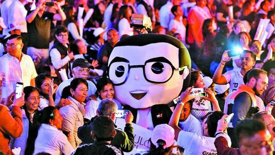 Milenio's tweet photo. ¿Riesgo de una importante ruptura en Morena?

500 mil leales saldrían de Morena si Marcelo Ebrard ( @m_ebrard) se va; hay 200 legisladores

https://t.co/5VMWdZY8ff https://t.co/2unJIAweNB