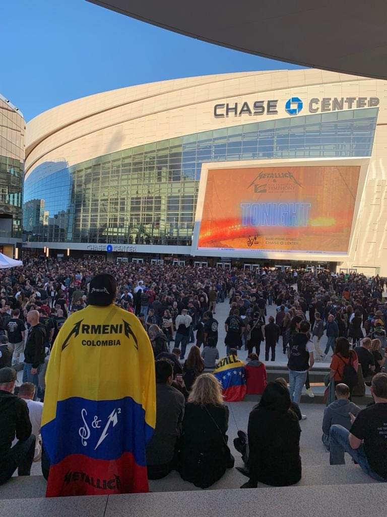 jairoarroyo75's tweet image. hoy hace 4 años asistí a dos conciertos históricos,  los #SAndM2 de @Metallica en San Francisco CA,  los ví en primera fila, no puedo describir que fue ver mi banda preferida y como siempre la he llamado #TheBestBandOfTheFuckingWorld